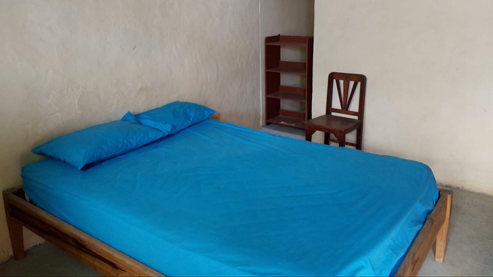 Double room with comfortable double bed