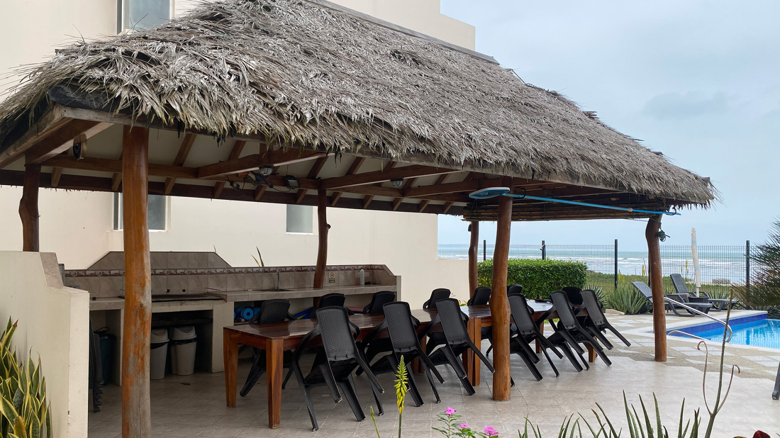 Affordable cceanfront condos for sale in Ecuador